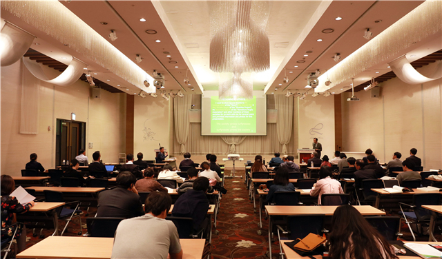 1539161555216363EEBB.jpg 大會(huì)現(xiàn)場(chǎng).jpg